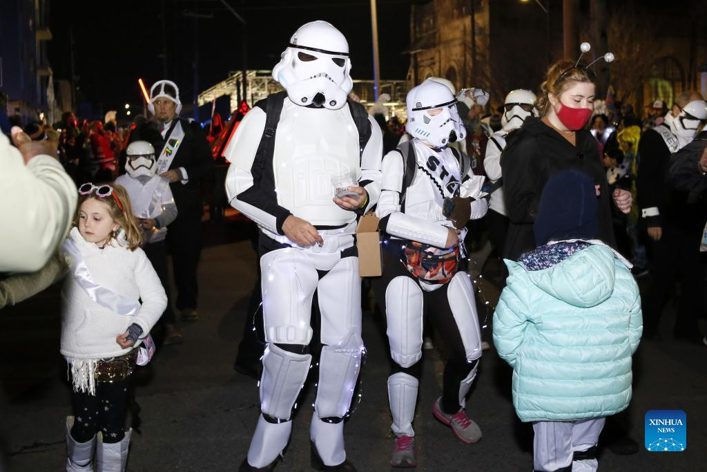 Chewbacchus rolls through the Marigny & the Quarter