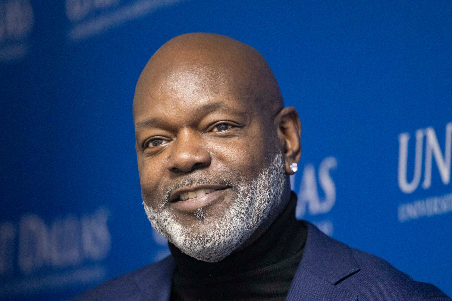 Emmitt Smith gets sued by investors after suffering $67M loss from Las Vegas restaurant
